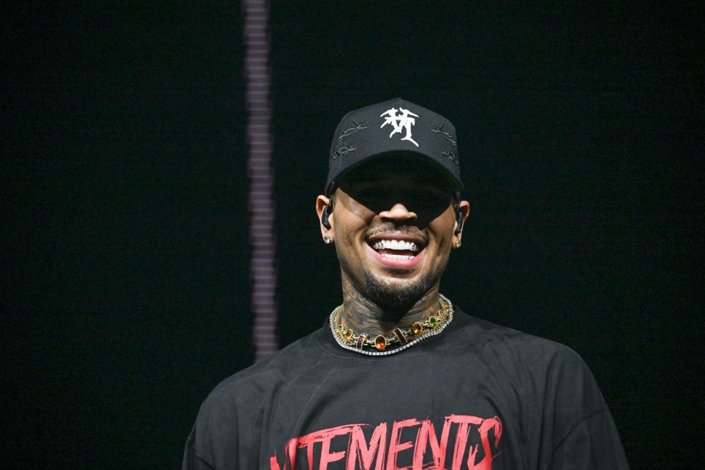 Chris Brown Pleads Not Guilty In London Nightclub Assault, Free To Tour